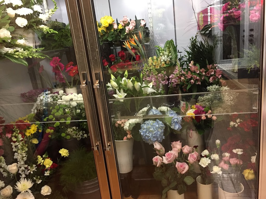 Hazeldean Florist | 455 Hazeldean Rd, Kanata, ON K2L 1V1, Canada | Phone: (613) 831-8529