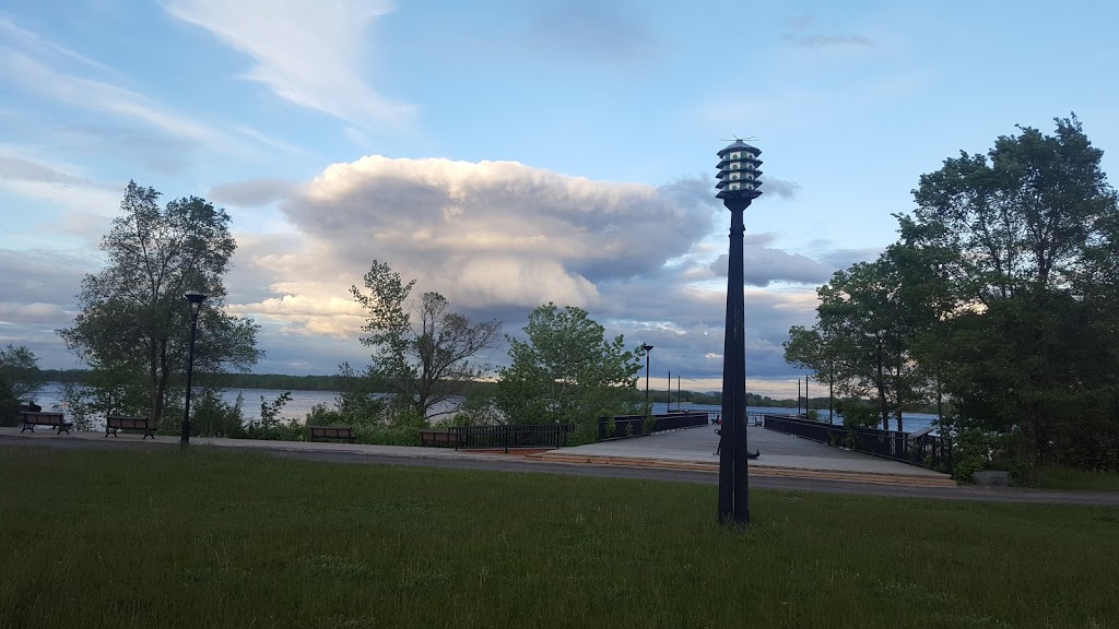 Promenade Bellerive | Unnamed Road, Montréal, QC H1L, Canada | Phone: (514) 493-1967