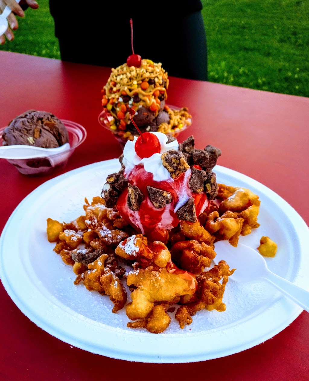Lil Louies Eats & Sweets | 1146 Colborne St, Brantford, ON N3T 5M1, Canada | Phone: (519) 304-5337