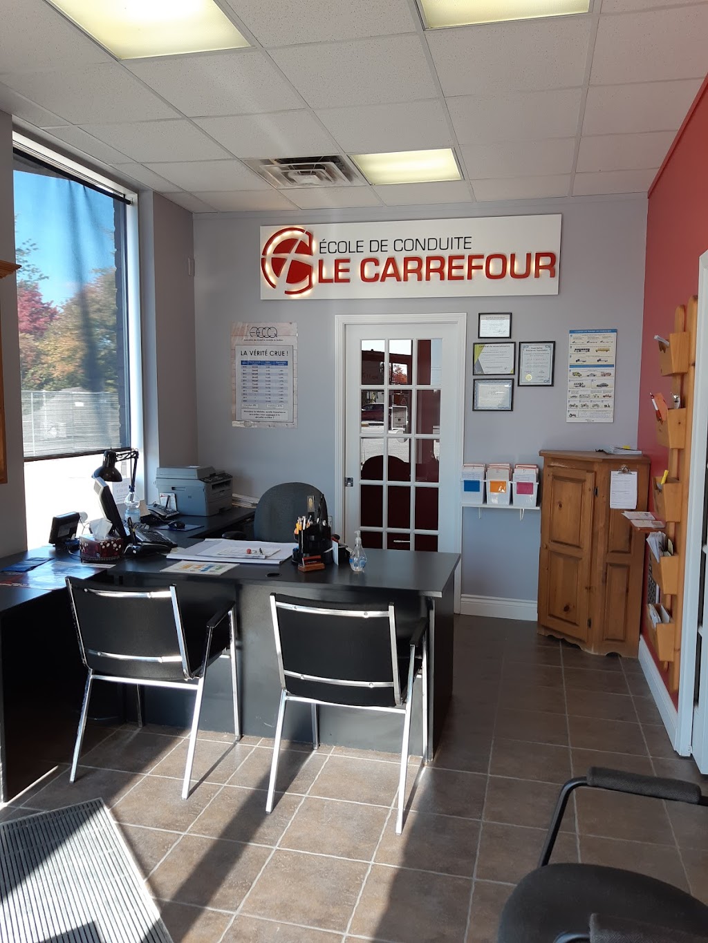 School Driving Le Carrefour | 518 Boulevard Ste Anne, Sainte-Anne-des-Plaines, QC J0N 1H0, Canada | Phone: (450) 838-9111