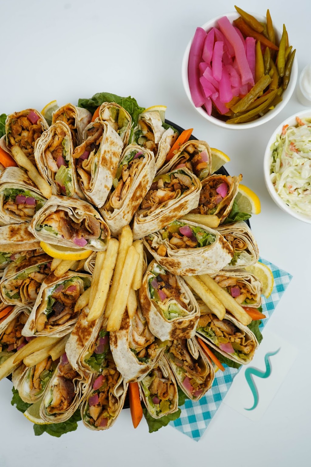 Mooring Eats | 2481 Lake Shore Blvd W, Etobicoke, ON M8V 1C5, Canada | Phone: (416) 253-7171