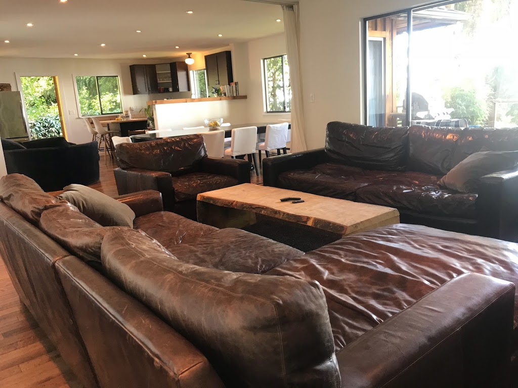 The Beach Avenue Guest House | 3261 Beach Ave, Roberts Creek, BC V0N 2W2, Canada | Phone: (604) 865-0588