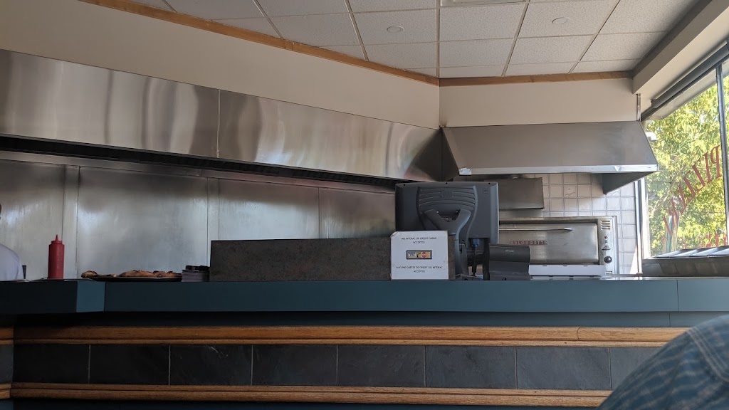 Pendelis Pizza | 5599 Chem. de la Côte-Saint-Luc, Montréal, QC H3X 2C9, Canada | Phone: (514) 486-1155