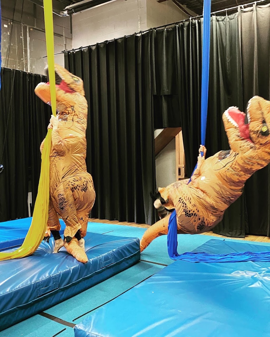 A2D2 Cirque Centre Inc | 1095 Strathy Ave #20, Mississauga, ON L5E 2K1, Canada | Phone: (905) 990-8999