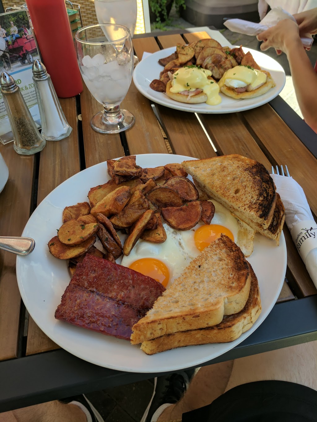 Park Cafe | 330 Assiniboine Park Dr, Winnipeg, MB R3P 2N7, Canada | Phone: (204) 927-6080