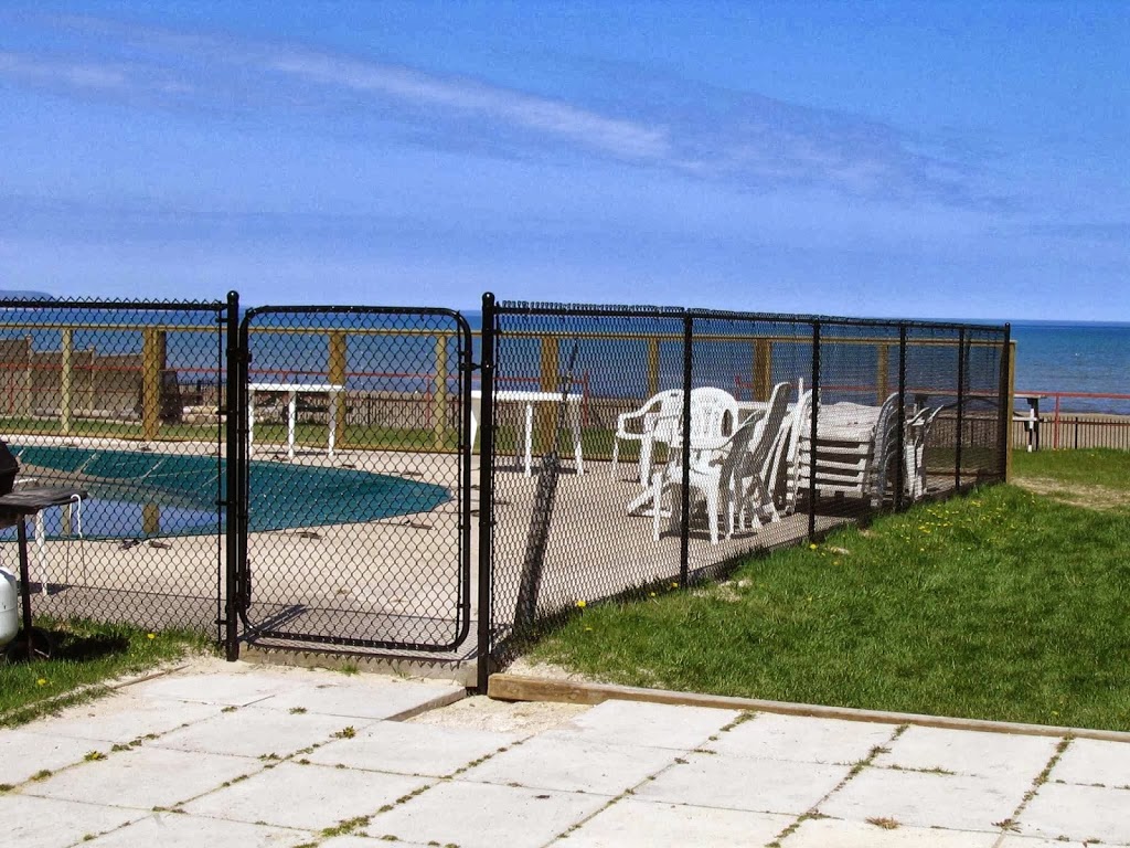 Hanley Fence & Decking INC. | 36 75 St S, Wasaga Beach, ON L9Z 2G6, Canada | Phone: (705) 422-1595
