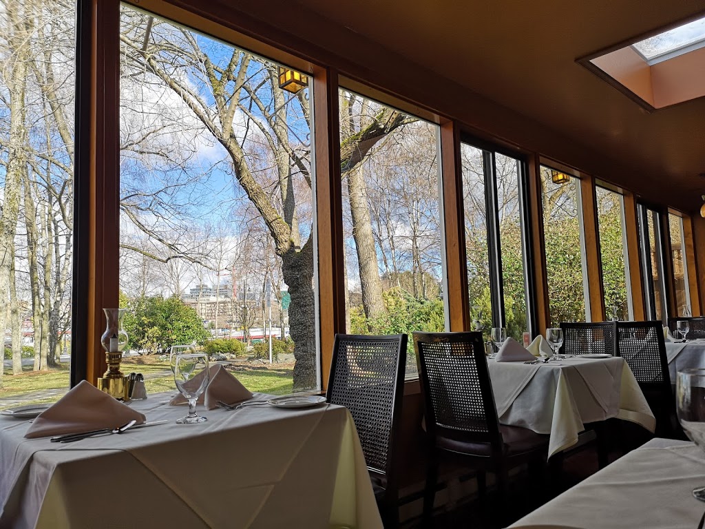 Victoria Harbour House Restaurant | 607 Oswego St, Victoria, BC V8V 4W9, Canada | Phone: (250) 386-1244