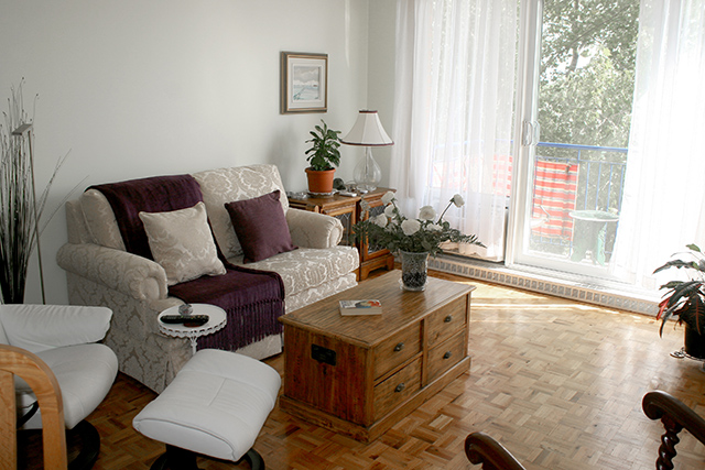 L Esterel | 10 Avenue Vermont, Pointe-Claire, QC H9R 6A6, Canada | Phone: (514) 694-1239