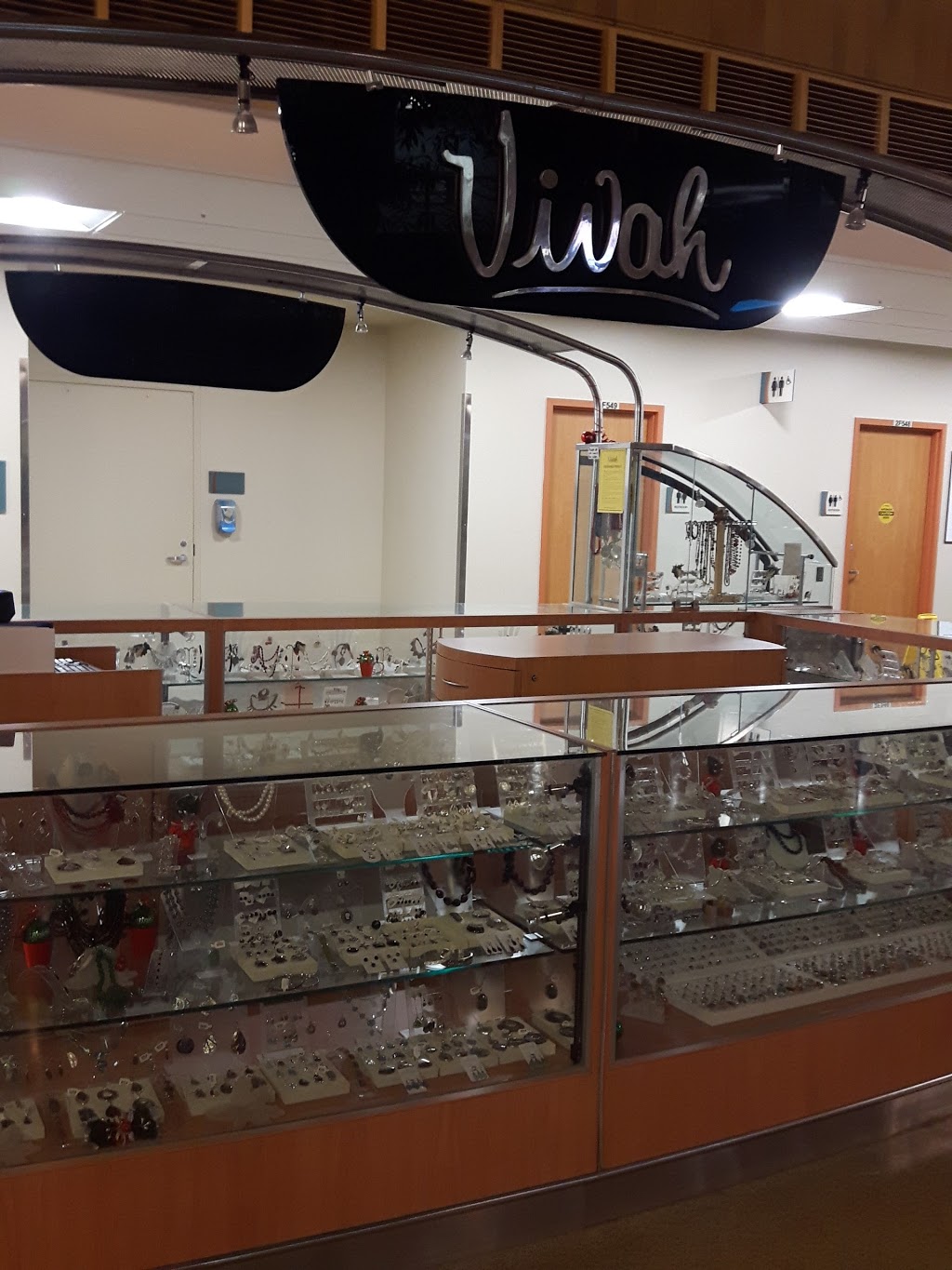 Vivah Jewellery | # 2200 Eglinton Avenue West, Mississauga, ON L5M 2N1, Canada | Phone: (905) 813-3838