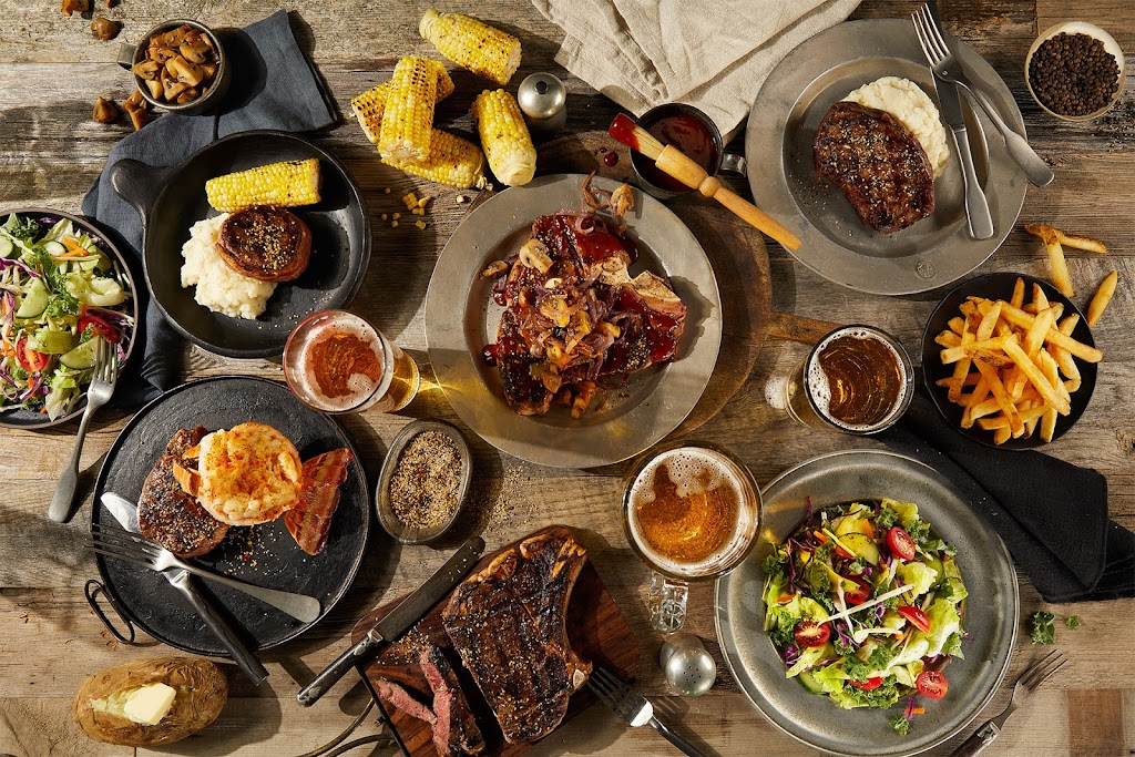 Chucks Roadhouse Bar & Grill | 1399 Exmouth St, Sarnia, ON N7T 5N8, Canada | Phone: (519) 491-6000