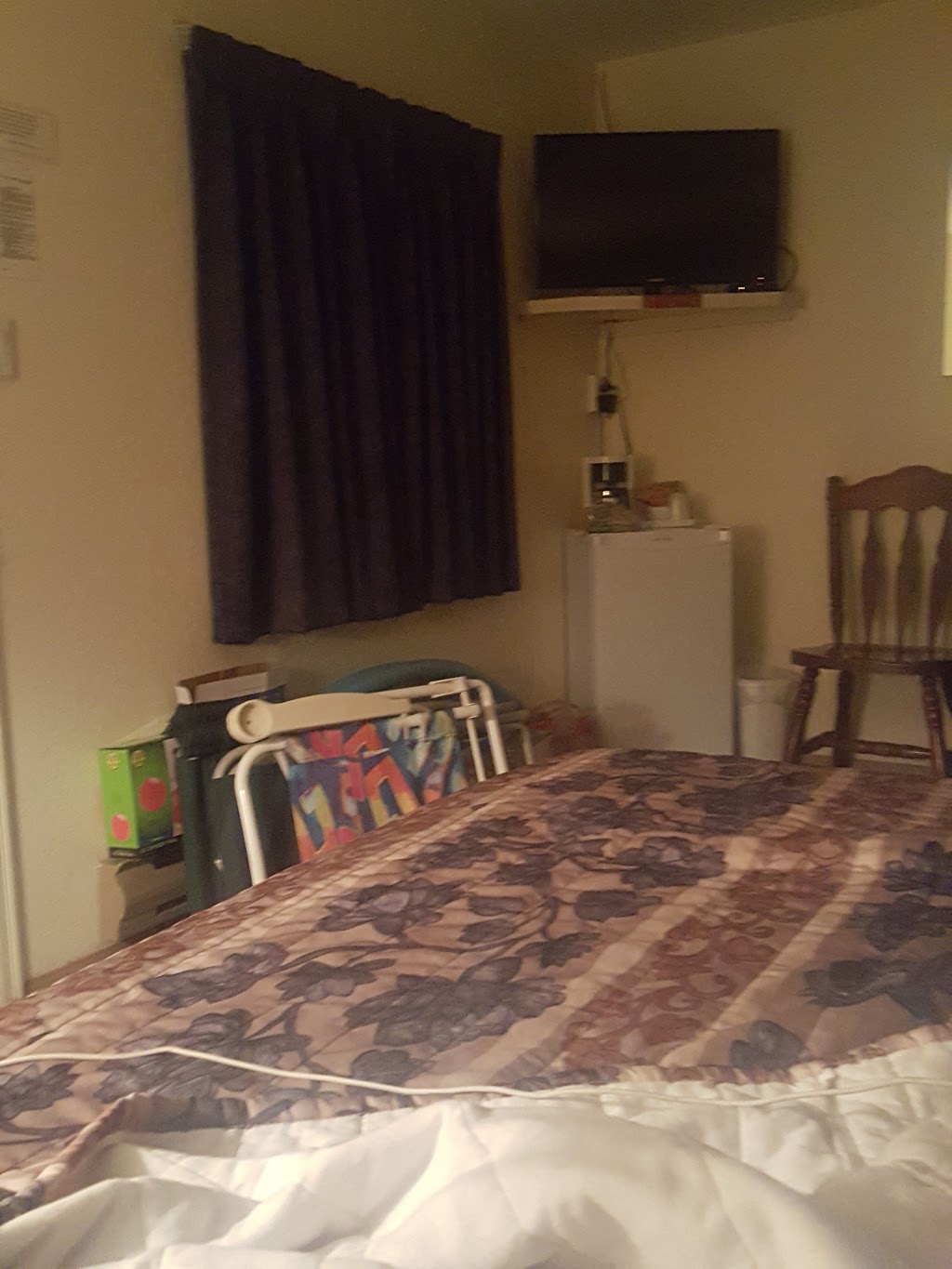 Sunny Beach Motel | 3648 Parkview St, Penticton, BC V2A 3W3, Canada | Phone: (250) 492-7114
