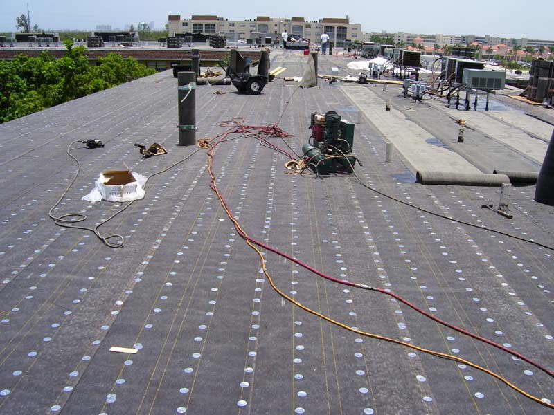 Colonial Roofing Inc. | 604 Hunt Rd, Newburgh, ON K0K 2S0, Canada | Phone: (613) 536-9955