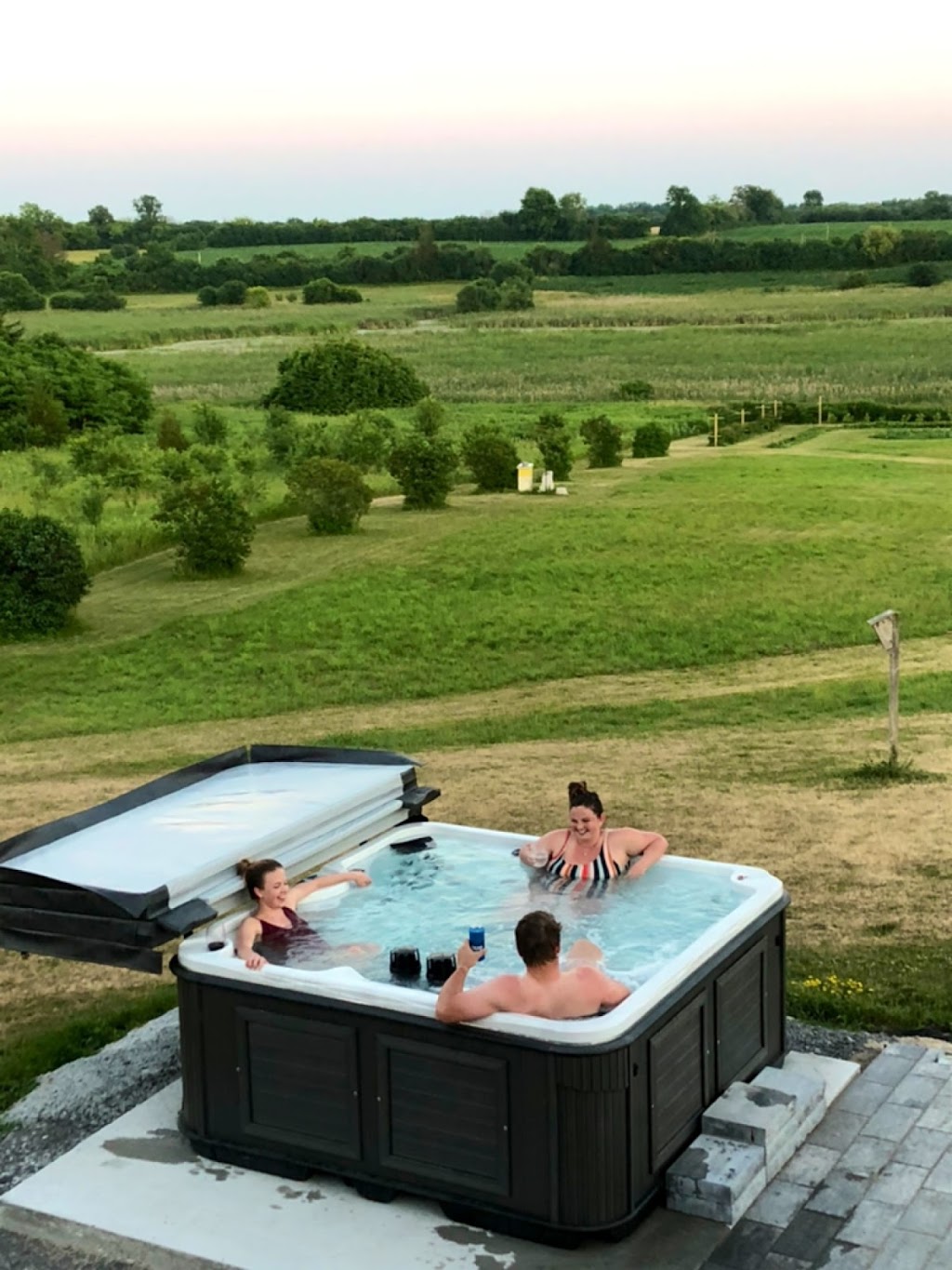 County Buzzz Bed & Breakfast | 19039 Loyalist Pkwy, Consecon, ON K0K 1T0, Canada | Phone: (647) 233-5123