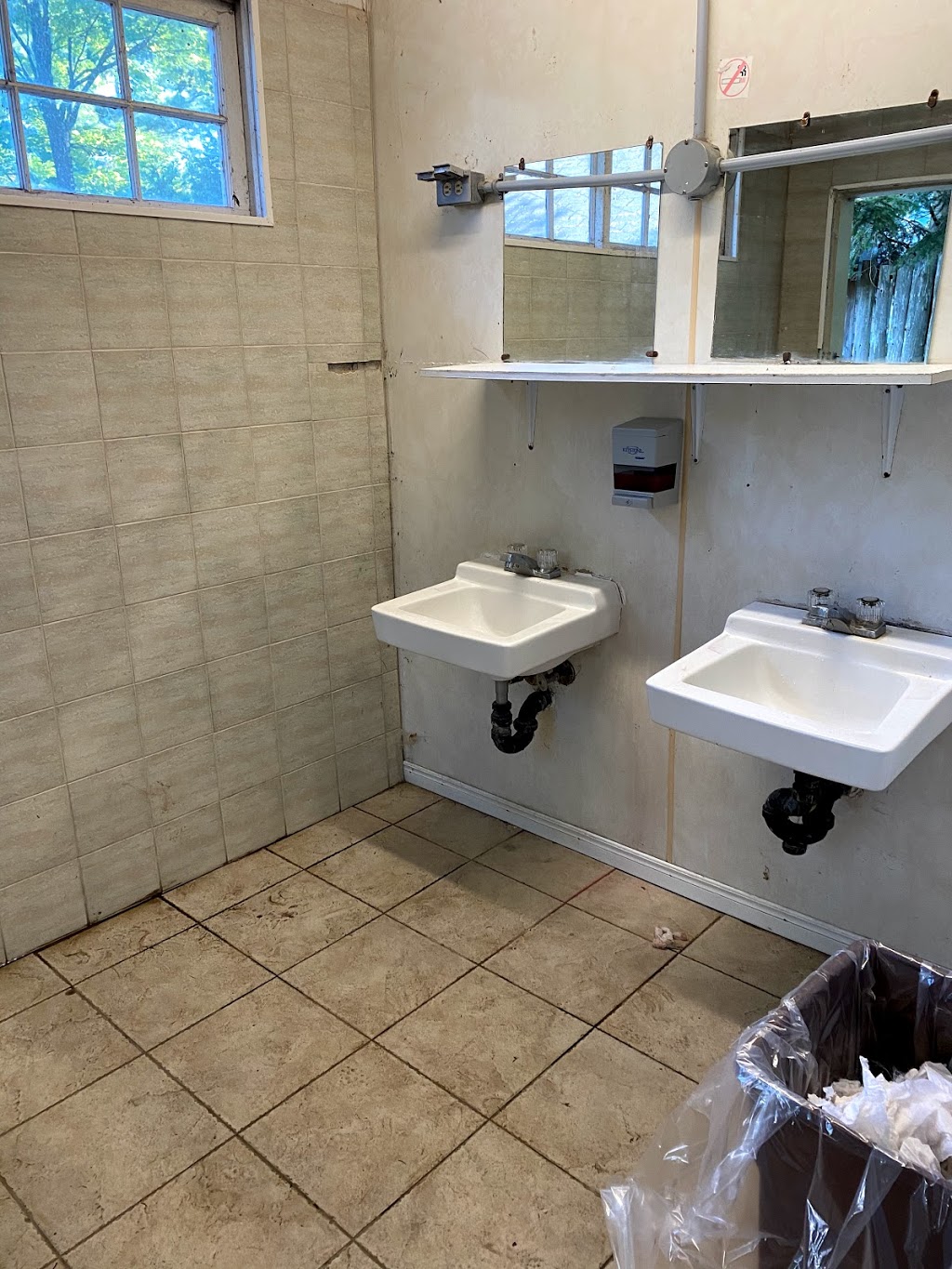Holiday Trailer Park | 236 Main St, Wasaga Beach, ON L0L 2P0, Canada | Phone: (705) 429-4757
