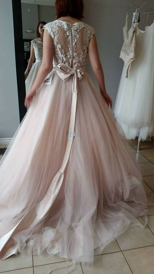 Martinos Bridal Alterations | 1849 Rosebella Ave, Gloucester, ON K1T 1G4, Canada | Phone: (613) 739-5034