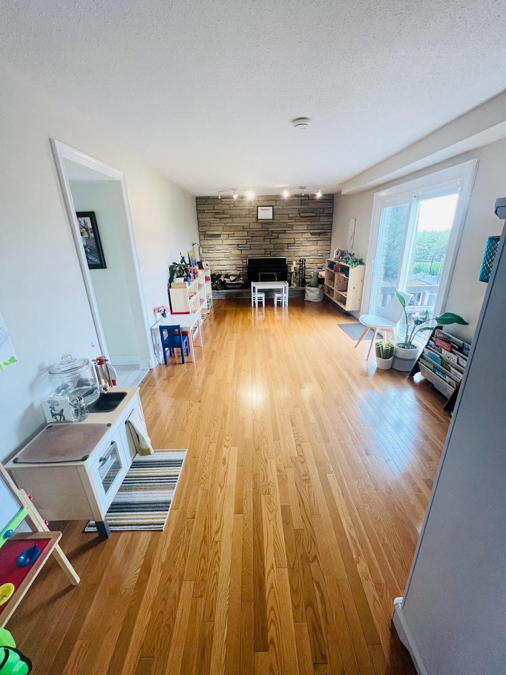 The Hilltop School | 5676 14 Line, Cookstown, ON L0L 1L0, Canada | Phone: (705) 391-6046