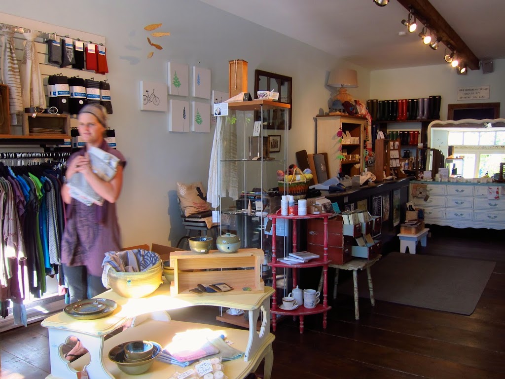 Rusty Rooster life.style | 2722 Dunsmuir Ave, Cumberland, BC V0R 1S0, Canada | Phone: (250) 336-8116