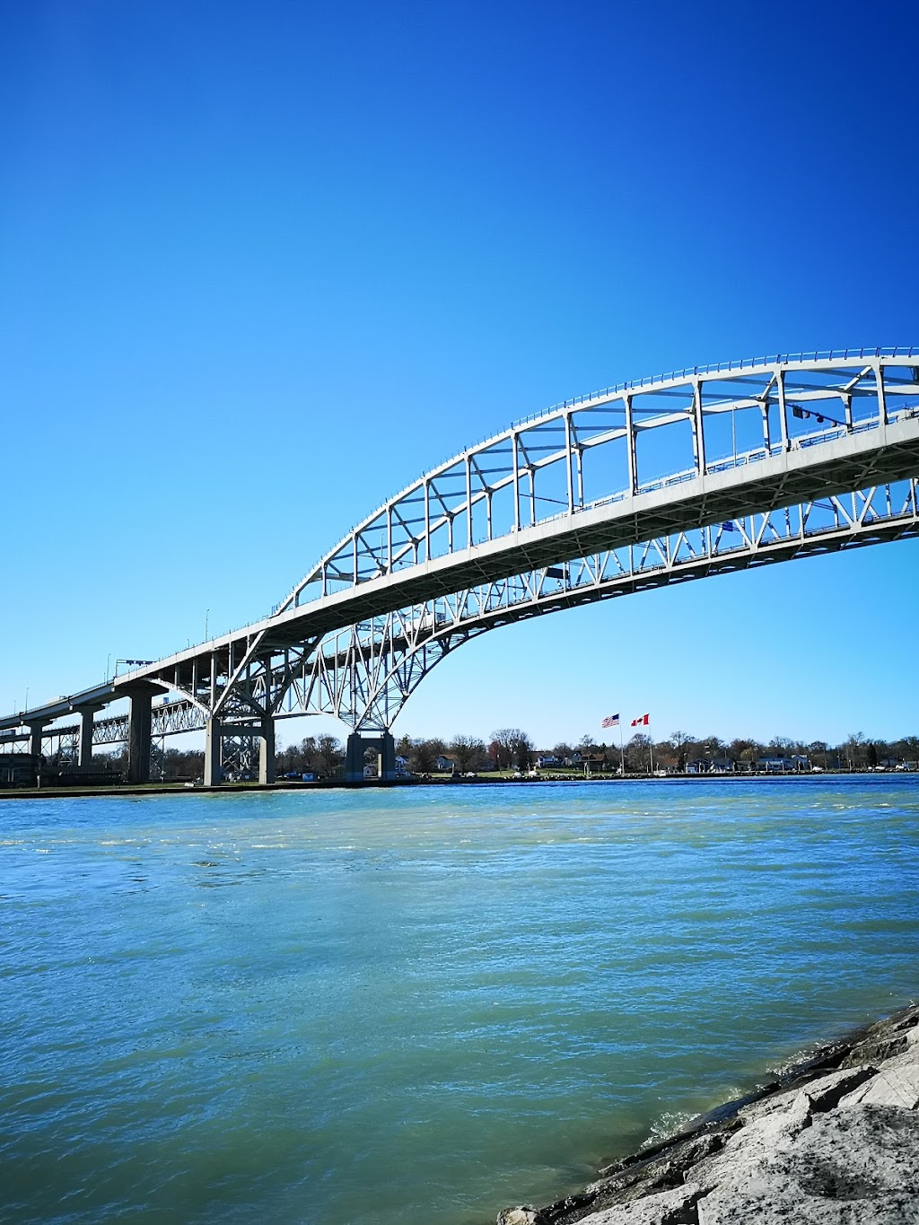 Blue Water Bridge | 1555 Venetian Blvd #4, Point Edward, ON N7T 0A9, Canada | Phone: (519) 336-2720