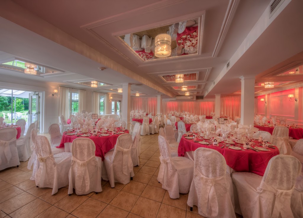 La Distinction | 1505 Boulevard Base-de-Roc, Joliette, QC J6E 0L1, Canada | Phone: (450) 759-6900