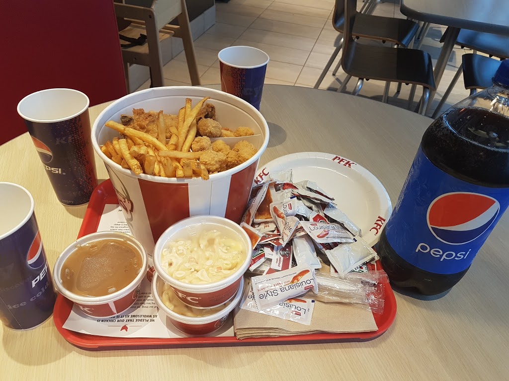 KFC | Hwy 31, 2919 Bank St, Gloucester, ON K1T 1N4, Canada | Phone: (613) 521-6131