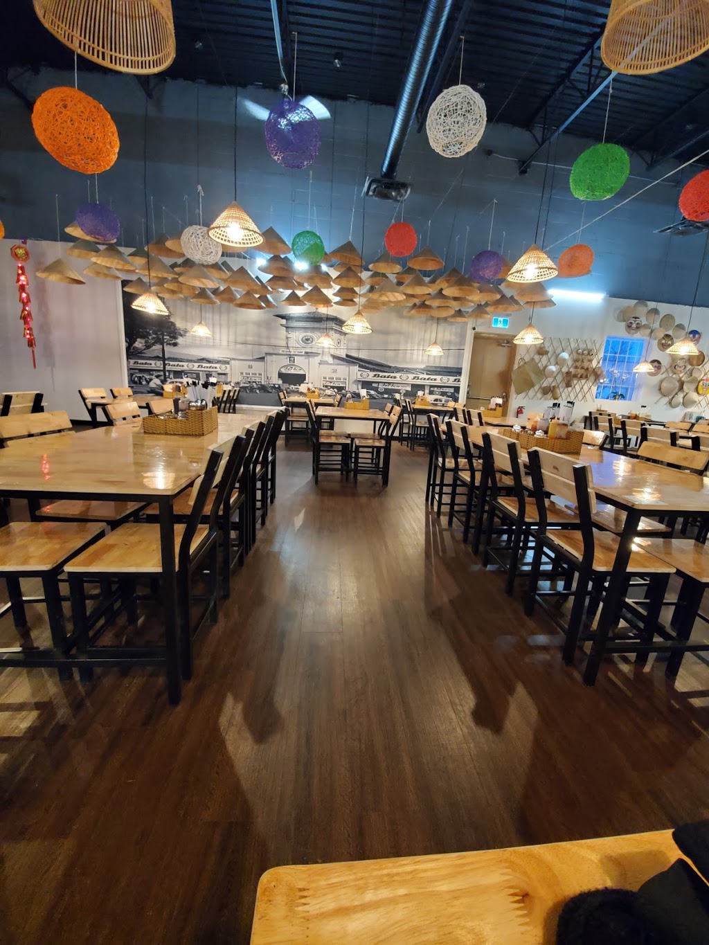 Ba Miền Quán | 1915 31 St SE, Calgary, AB T2B 0S8, Canada | Phone: (587) 353-6868