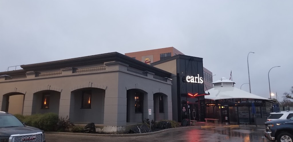 Earls Kitchen + Bar | 1455 Portage Ave, Winnipeg, MB R3G 0W4, Canada | Phone: (204) 975-1845