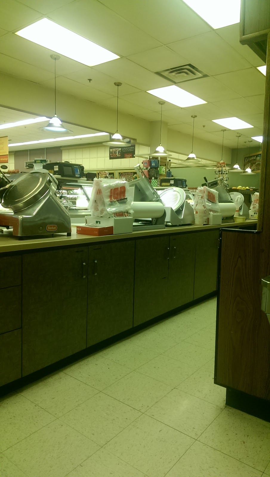 IGA Andys Valleyview | 9106 142 St NW, Edmonton, AB T5R 0M7, Canada | Phone: (780) 483-1525