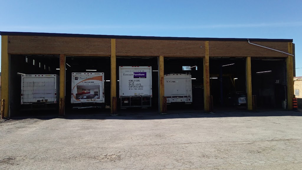 Rossi Auto & Truck repairs (at rear) | 110 Tycos Dr, North York, ON M6B 1V9, Canada | Phone: (416) 783-3530