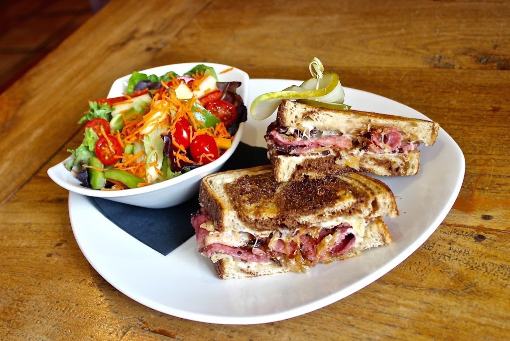 Amsterdam Restaurant | 111 Oriole Rd Unit 1, Kamloops, BC V2C 4N6, Canada | Phone: (250) 377-8189