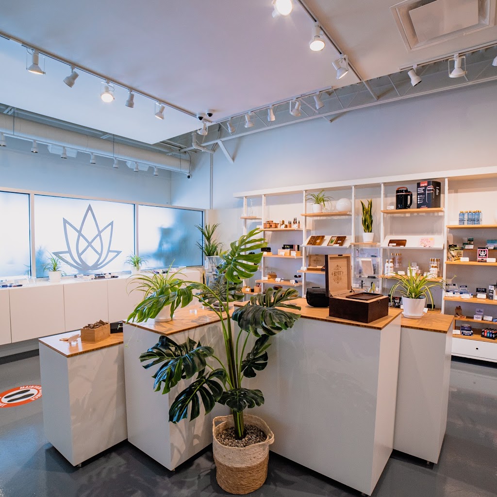 Crossroads Cannabis Woodstock | 385 Springbank Ave, Woodstock, ON N4T 1R3, Canada | Phone: (519) 602-3219