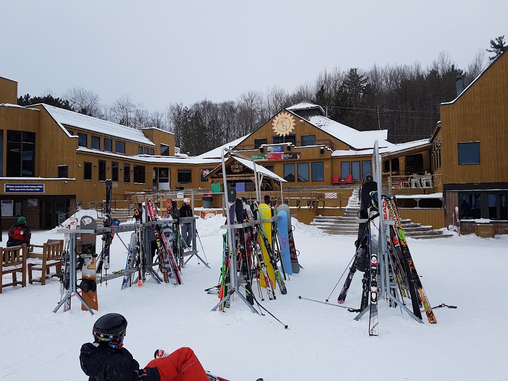 Mont Ste-Marie | 76 Chem. de la Montagne, Lac-Sainte-Marie, QC J0X 1Z0, Canada | Phone: (819) 467-5200