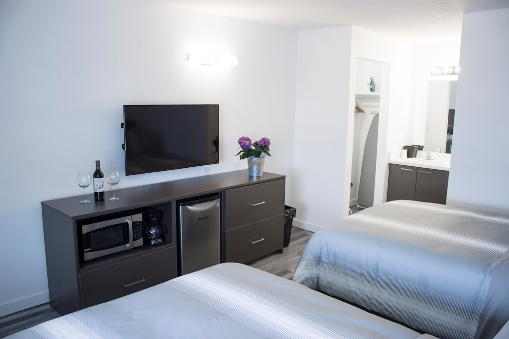 Bowmanville Marina Inn & Suites | 70 Port Darlington Rd, Bowmanville, ON L1C 3K3, Canada | Phone: (905) 623-4925