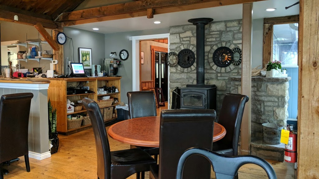 CCs on the Rideau | 1030 Rideau Ferry Rd, Perth, ON K7H 3C7, Canada | Phone: (613) 267-6060