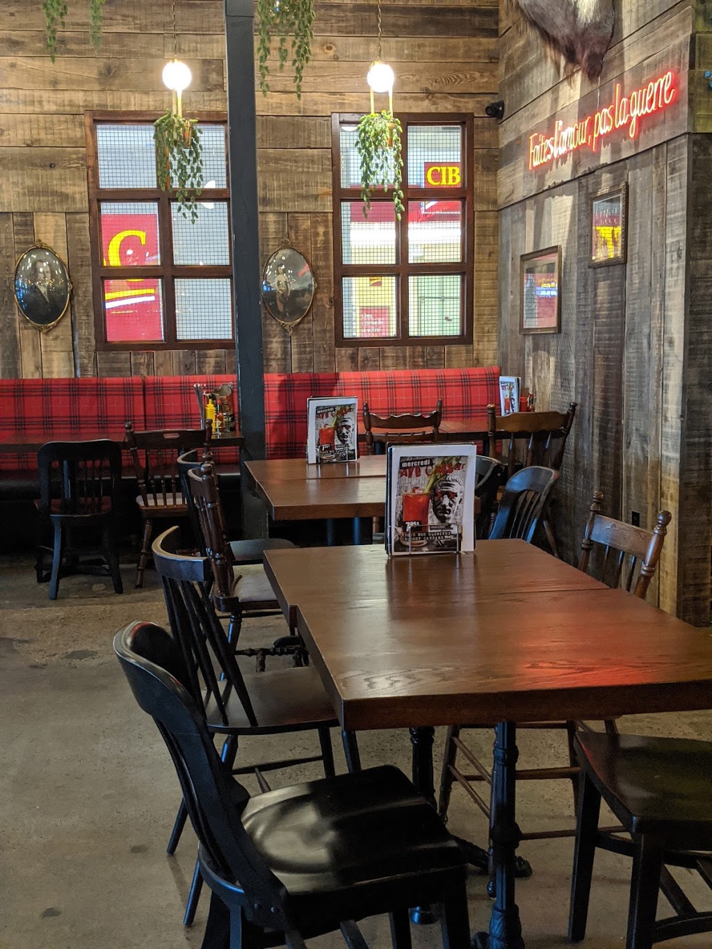 La Belle et La Boeuf - Burger Bar (LaSalle) | 7077 Blvd. Newman suite 01100, LaSalle, QC H8N 1X1, Canada | Phone: (514) 657-7077