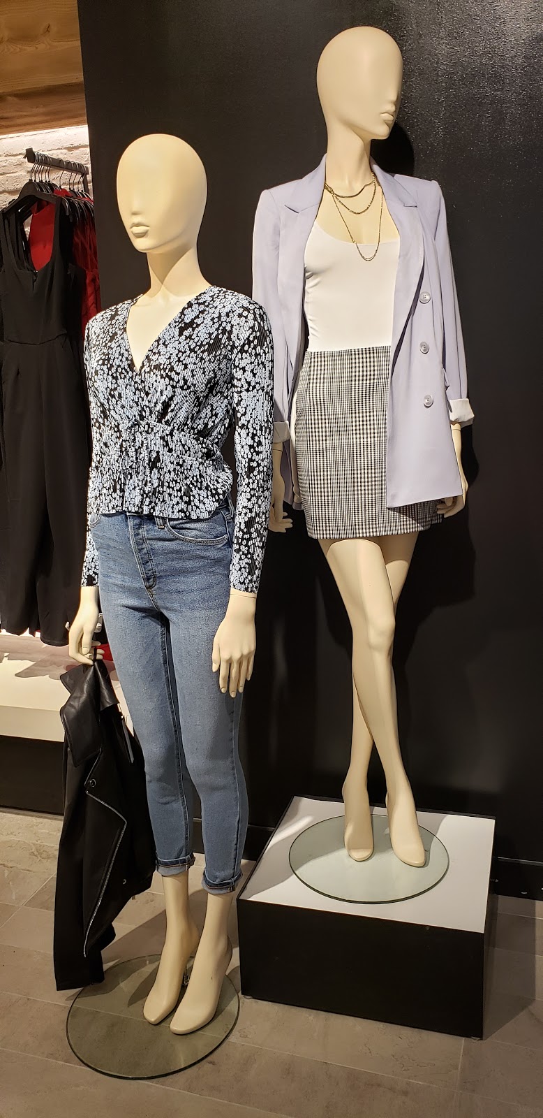Dynamite | 17600 Yonge St #Dd9, Newmarket, ON L3Y 4Z1, Canada | Phone: (905) 954-1417