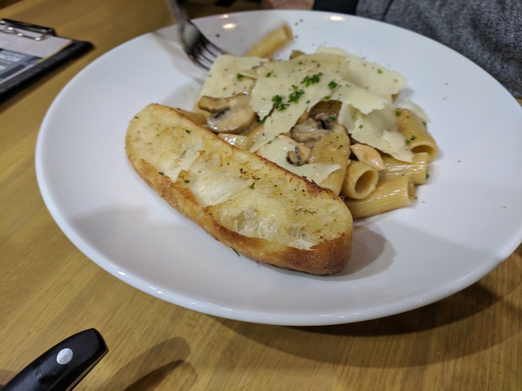 Moxies Grill & Bar | 560 Centennial Pkwy N, Hamilton, ON L8E 0G2, Canada | Phone: (289) 389-7224