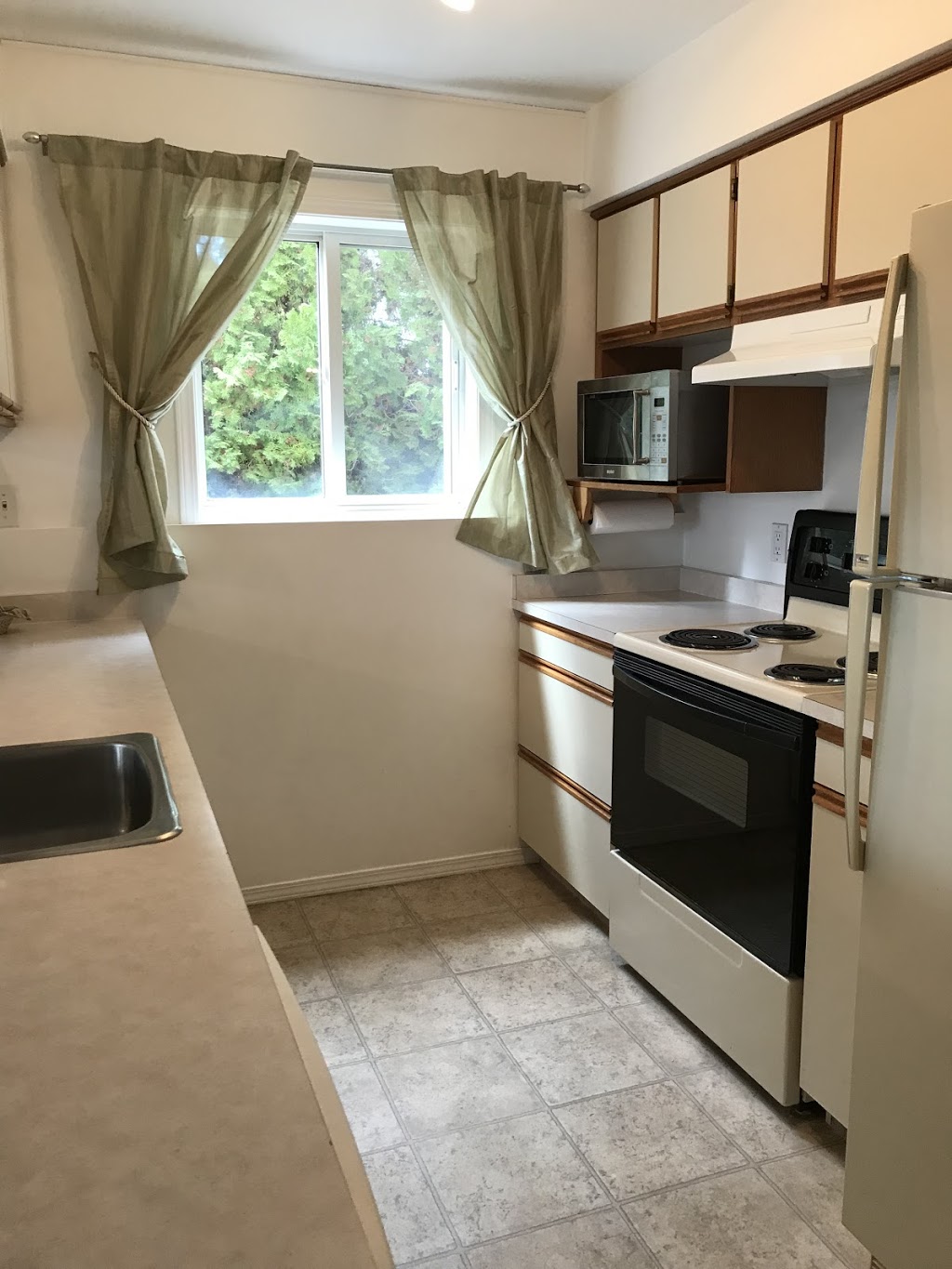 Serenity on the Ridge | 5230 Clarence Rd, Peachland, BC V0H 1X2, Canada | Phone: (604) 218-2655