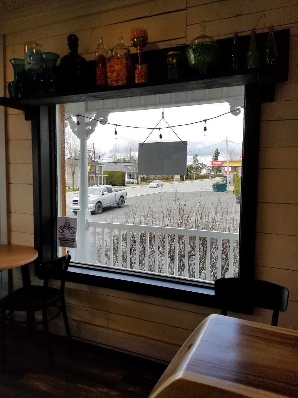 Bar Laitier Bizz Glace | 251 Rue Principale, Lambton, QC G0M 1H0, Canada | Phone: (418) 486-7281