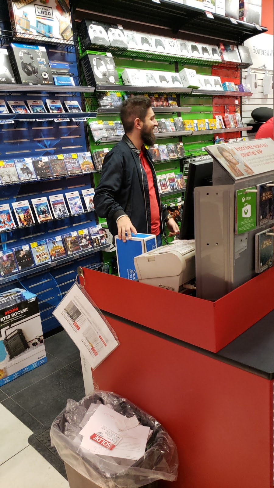 La Source | 3035 Boulevard le Carrefour Unit # M019, Laval, QC H7T 1C8, Canada | Phone: (450) 688-9024