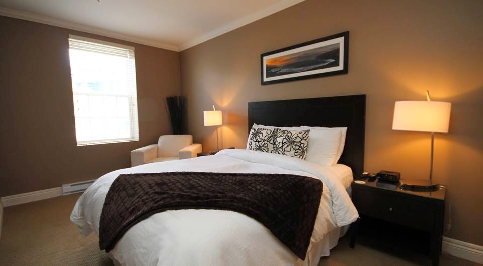 Premiere Suites Mississauga | Erin Centre Blvd, Mississauga, ON L5M 0P5, Canada | Phone: (905) 565-0422