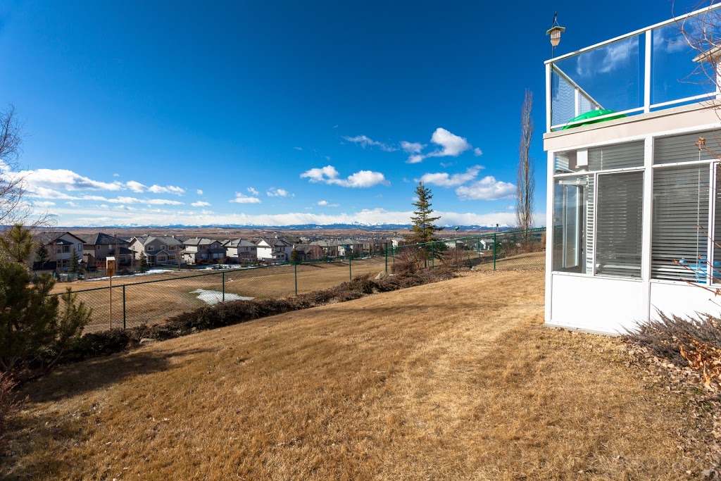 La Casita Bella Vista | 305 Gleneagles View, Cochrane, AB T4C 1P4, Canada | Phone: (403) 708-9643