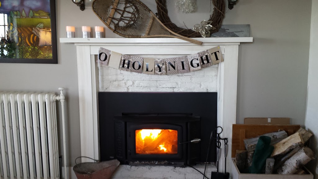 Harbour House | 1143 W Halls Harbour Rd, Centreville, NS B0P 1J0, Canada | Phone: (902) 670-9423