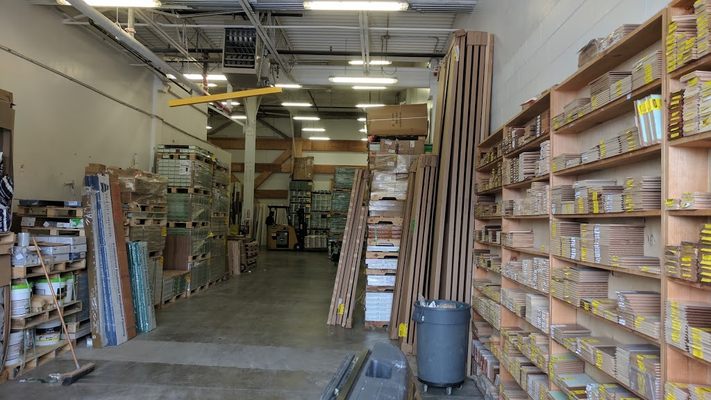 Lumber Liquidators Flooring | home goods store | 1400 OConnor Dr, Toronto, ON M4B 2T8, Canada | 6479332490 OR +1 647-933-2490