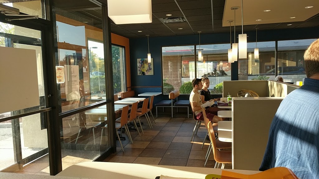 Taco Bell | 1790 Huron Church Rd, Windsor, ON N9C 2L4, Canada | Phone: (519) 977-0662