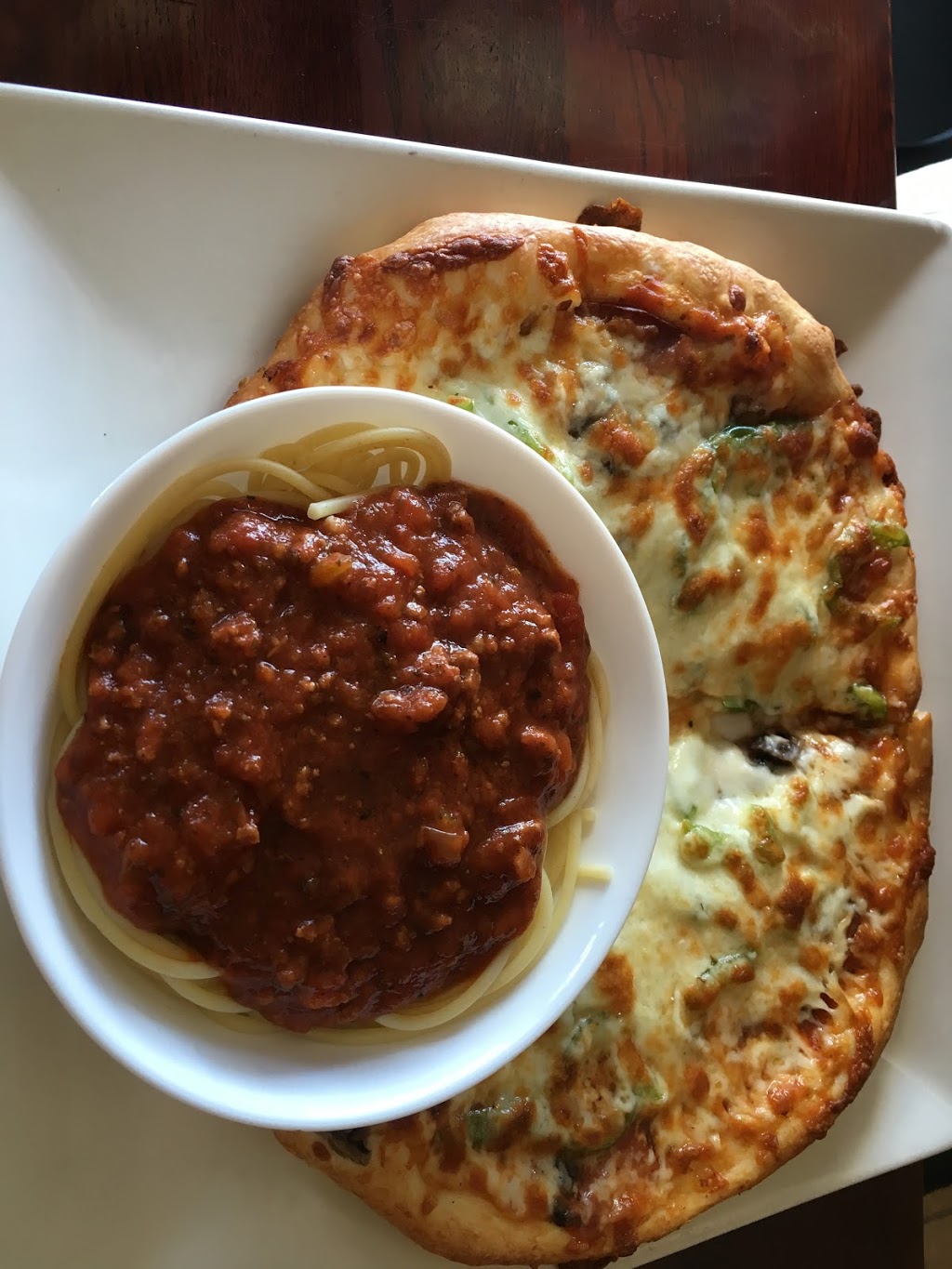 Restaurant Laspézia | 147 Boulevard dEurope, Gatineau, QC J9J 0A5, Canada | Phone: (819) 595-6789