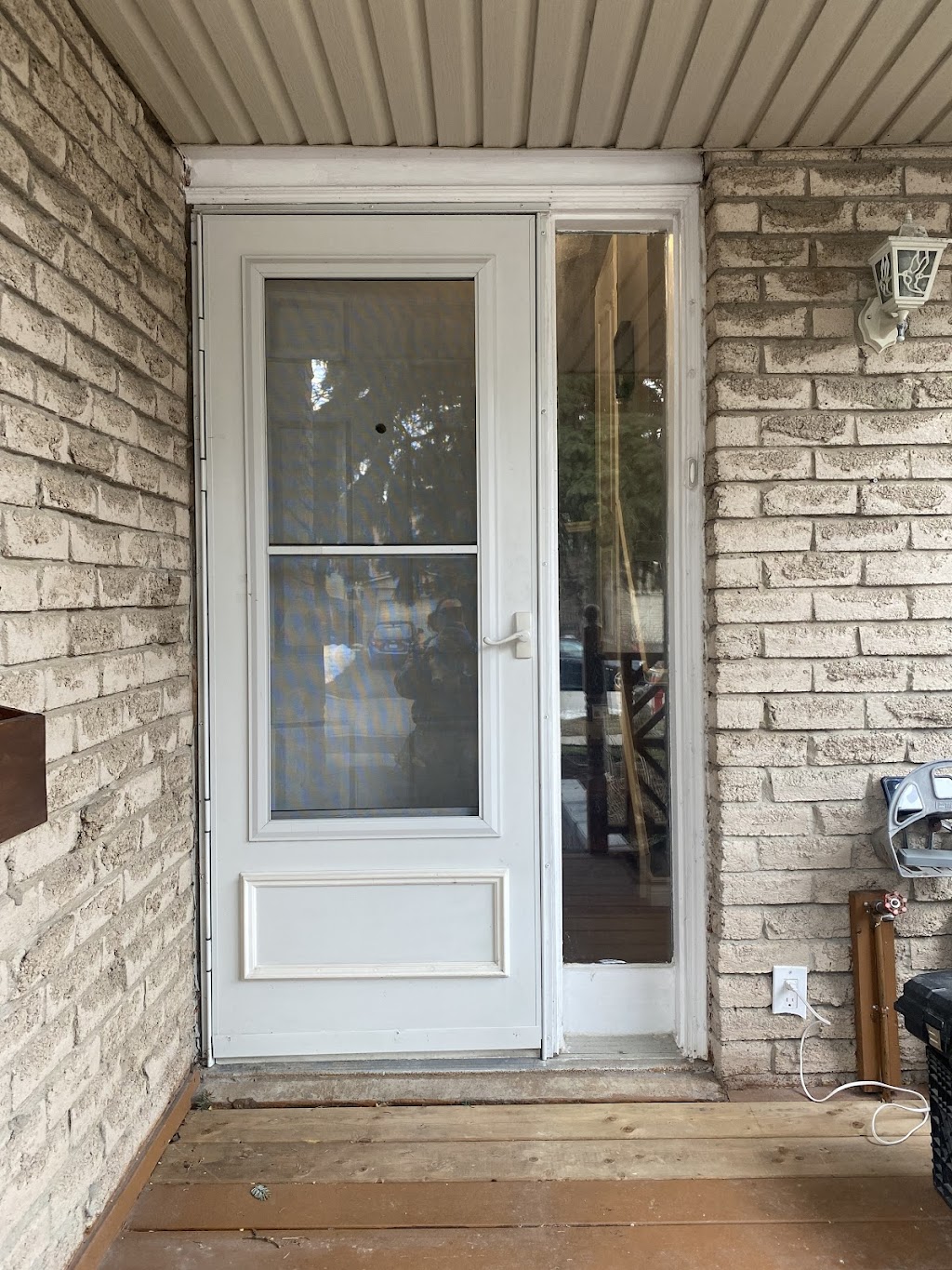 G & V Windows and Doors | 224 Edgehill Dr, Barrie, ON L4N 7X1, Canada | Phone: (647) 891-2712