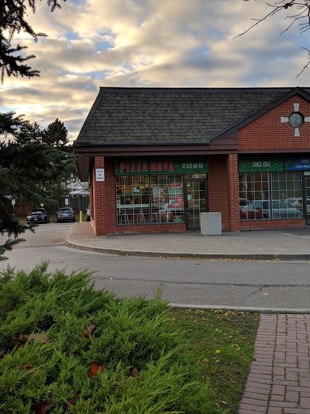 Pizza Nova | 1133 Monastery Dr, Oakville, ON L6M 1X9, Canada | Phone: (416) 439-0000