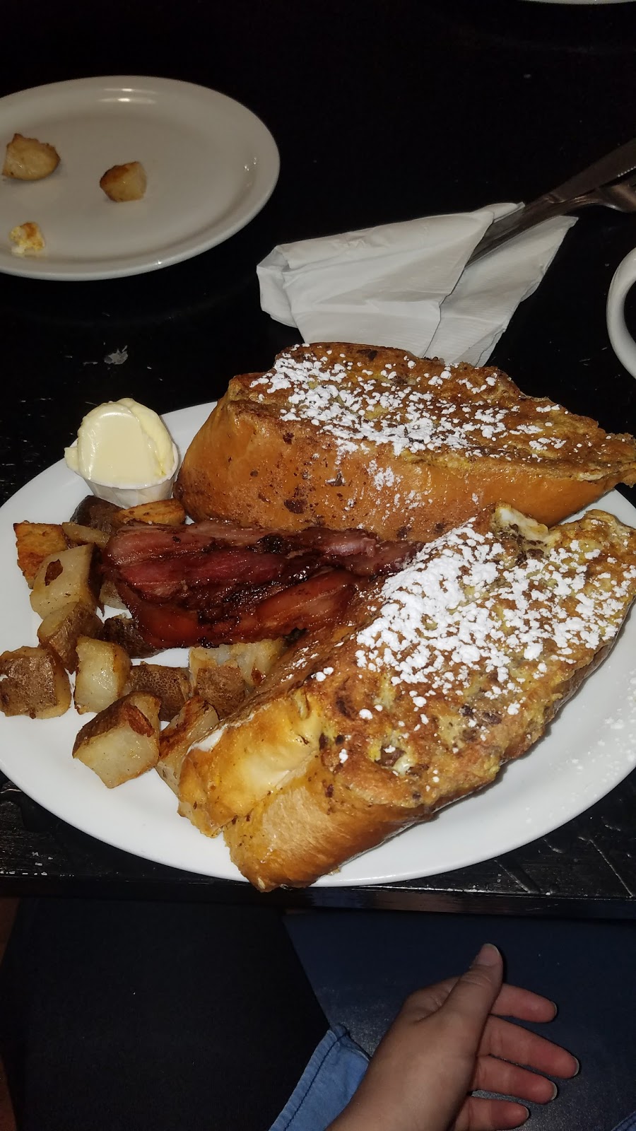 The Cliffs Bistro & Bakery | 707 George St, Enderby, BC V0E 1B7, Canada | Phone: (778) 443-4417