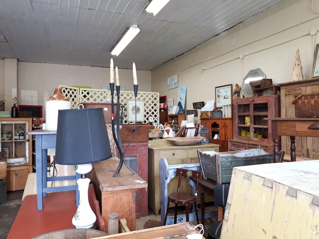 Dashwood Design & Decor | 180 Dashwood Rd, Dashwood, ON N0M 1N0, Canada | Phone: (519) 709-2459