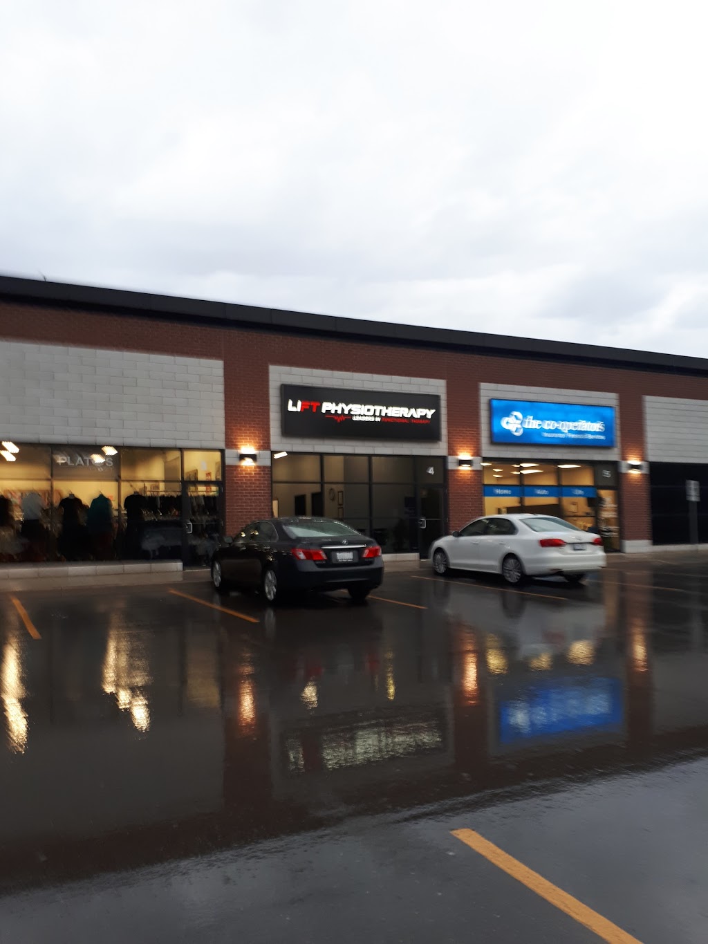 Platos Closet | 2225 Dundas St E, Mississauga, ON L4X 1L9, Canada | Phone: (905) 282-9969